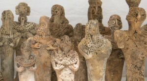 An image of Fake figurines